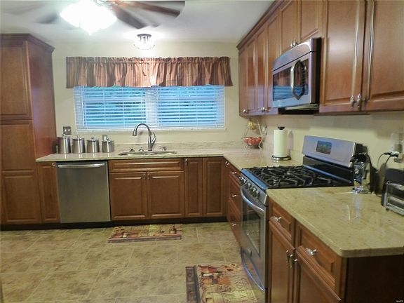 3rd image of 11633 Doverhill Dr