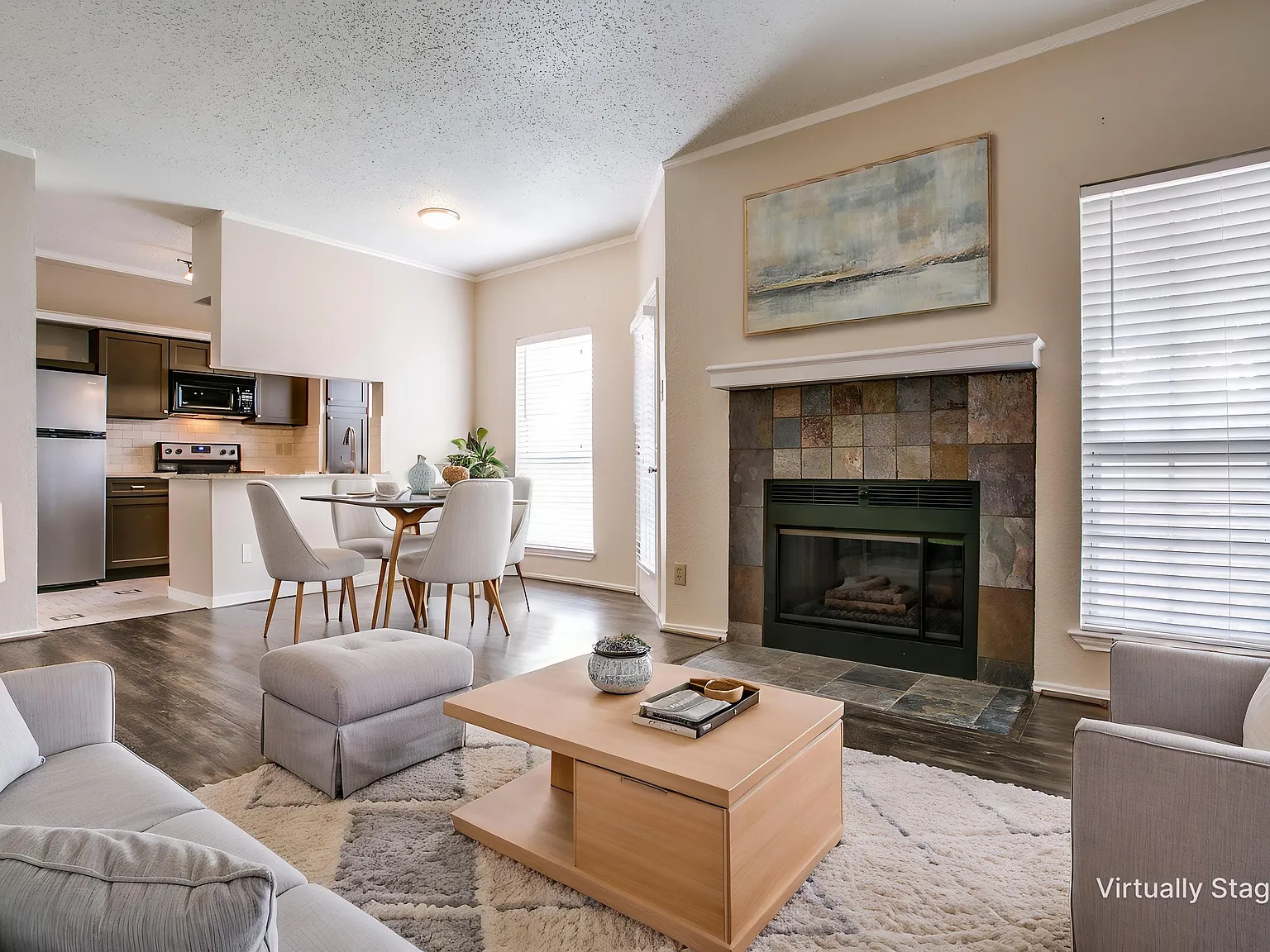 2 bed, 879 sqft, $1,600 — Photo 2
