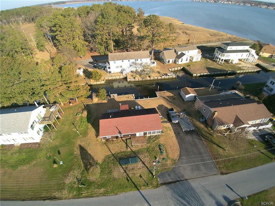 1st image of 8 Mallard Dr