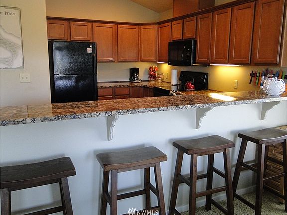 3rd image of 978 SE Point Brown Avenue SE #9