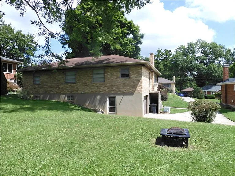 303 Birchwood Dr — Photo 42