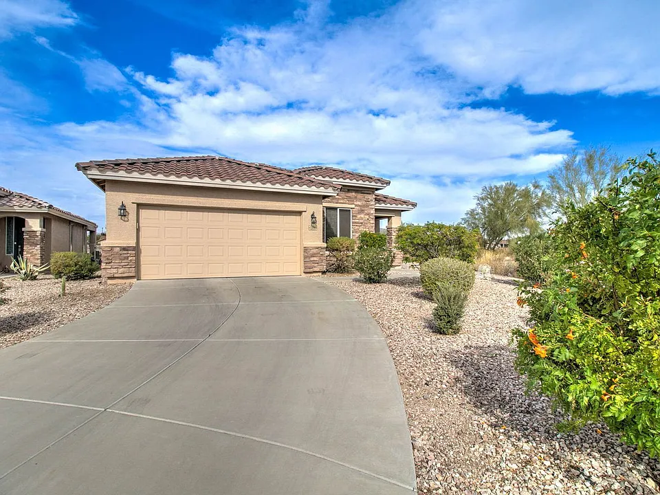 22896 W Arrow Dr