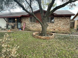 1022 Cactus Dr, Olney, TX 76374