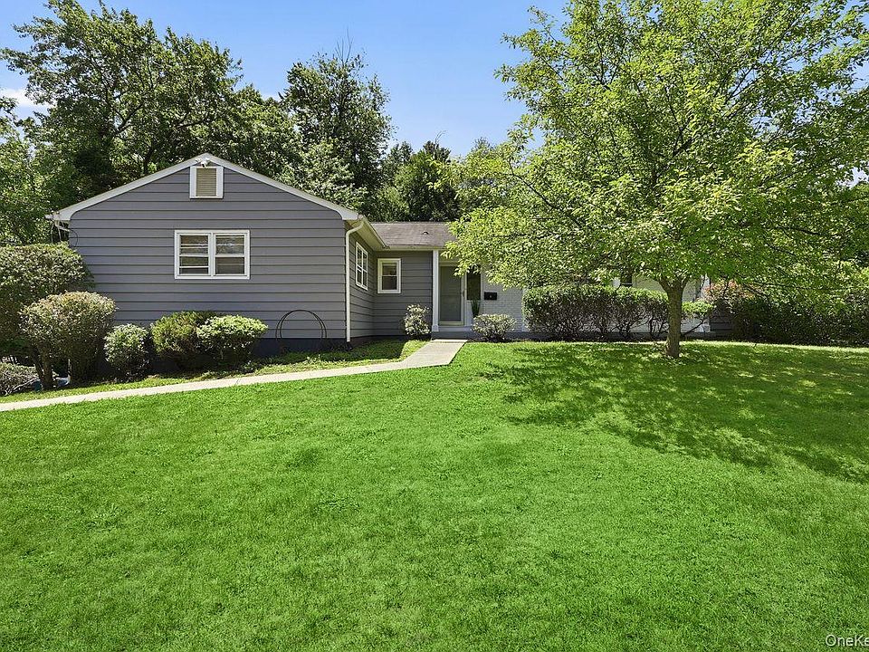 1st image of 5 Deer Meadow Drive