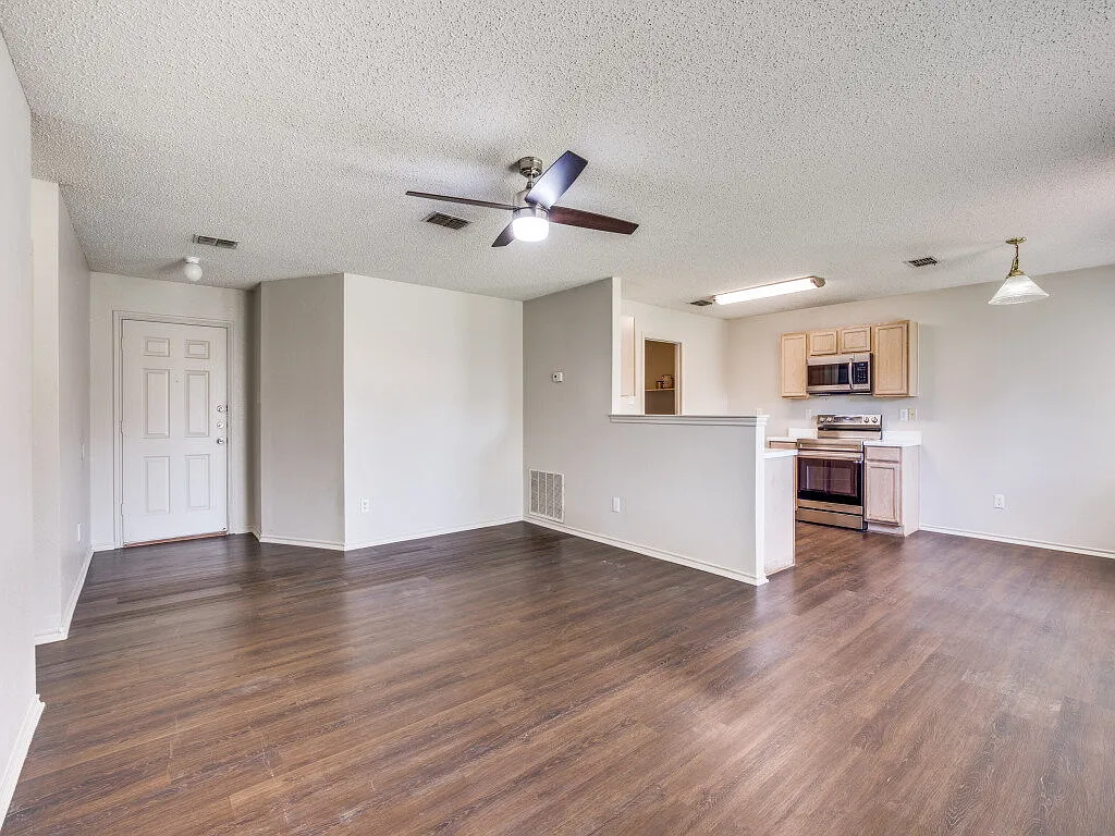 Building Photo - 1424 Paint Brush Ct