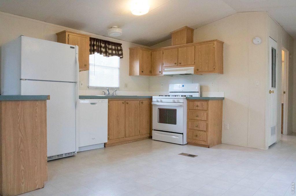 2811 Mango Pl