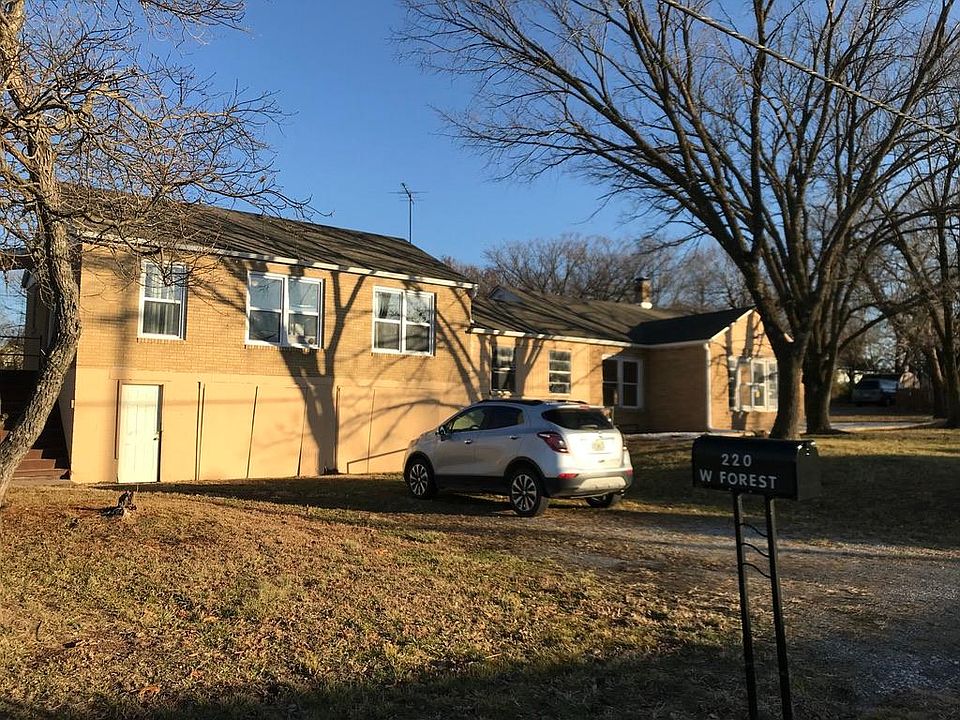 1st image of 220 W Forest St