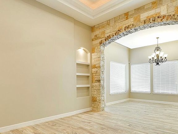 2nd image of 3008 London Dr