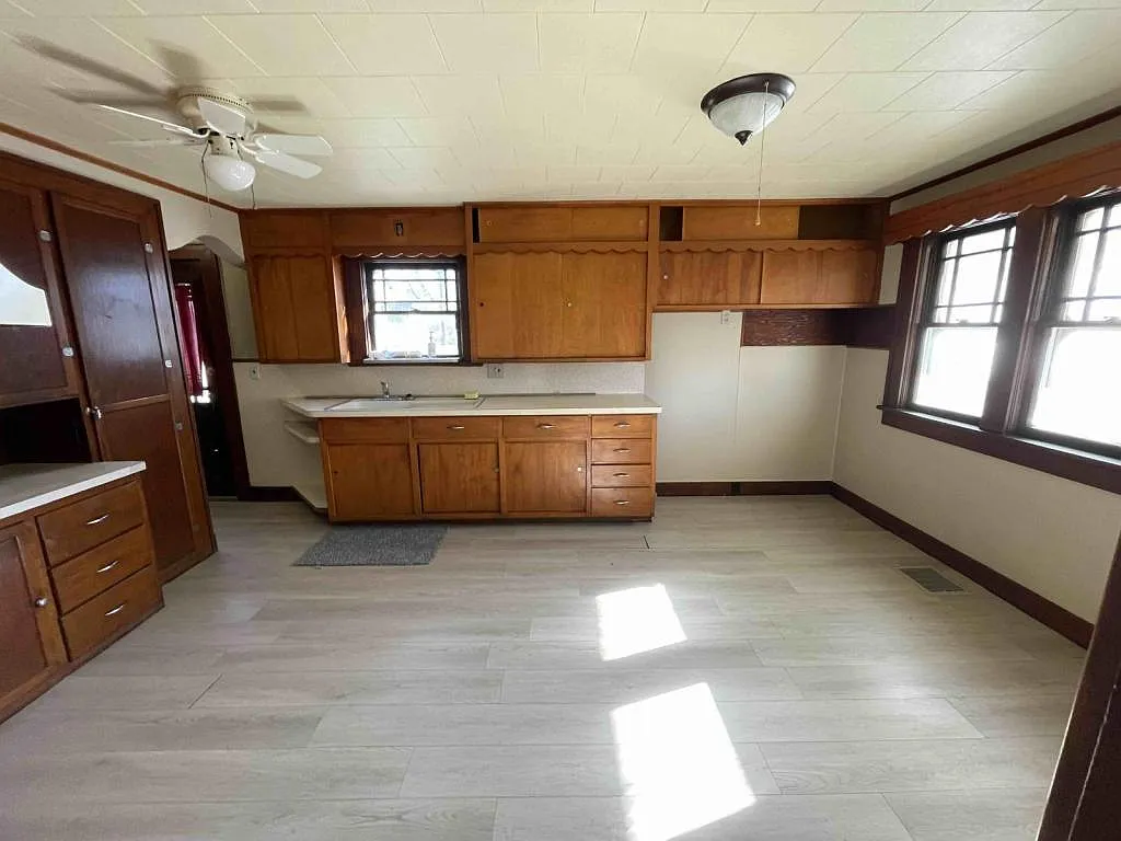 602 N. East St., Winchester, IN — Photo 3