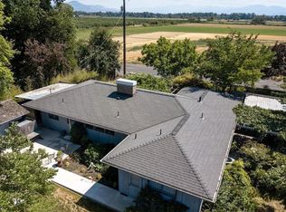 9906 Table Rock Rd, Central Pt, OR 97502