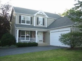 2265 Applewood Ln, Woodstock, IL 60098