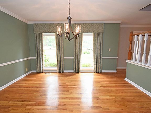 4th image of 7175 Foxview Dr