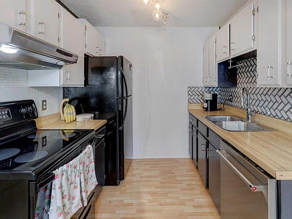 4th image of 500 Allen St SE #512