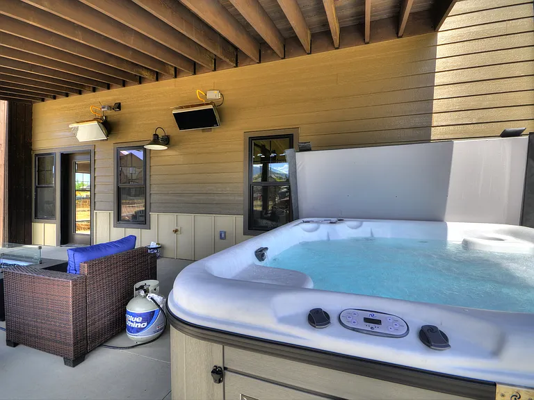 Private hot tub