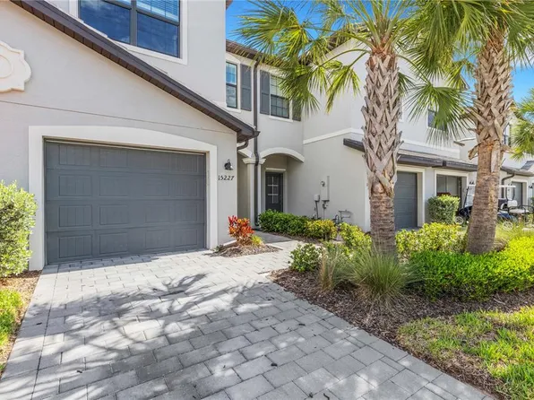 15227 Sunny Day Dr, Bradenton, FL 34211