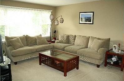 3rd image of 50 Hilltop Dr
