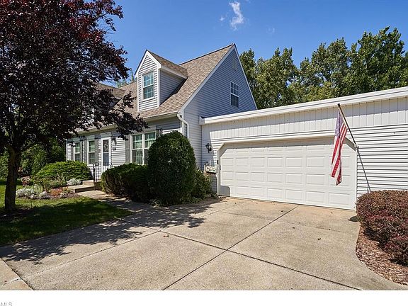 2nd image of 3333 Brookside Ln