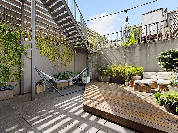 4th image of 735 Bergen St APT 1B