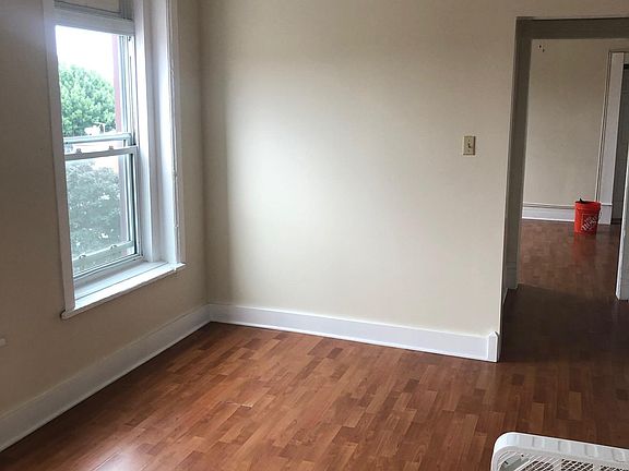 4th image of 3301 S Wallace St #3