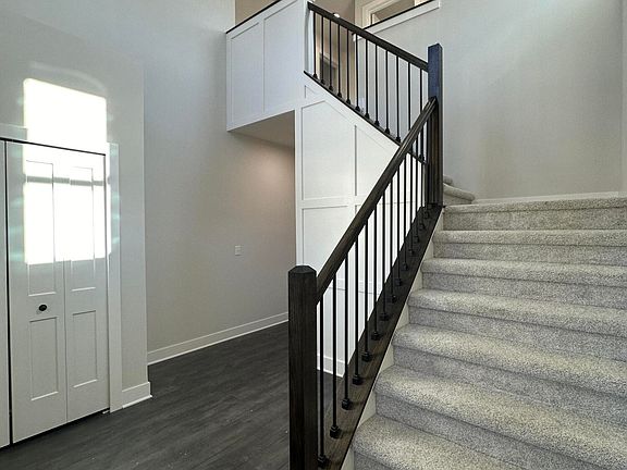 3rd image of 519 Vinewood St
