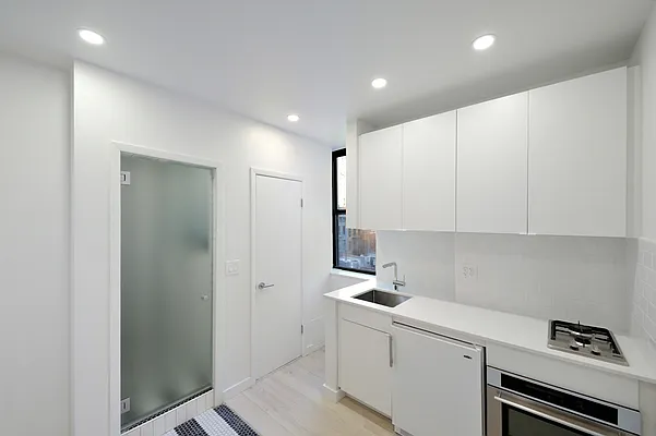 Rented by Aether Property Group | media 2