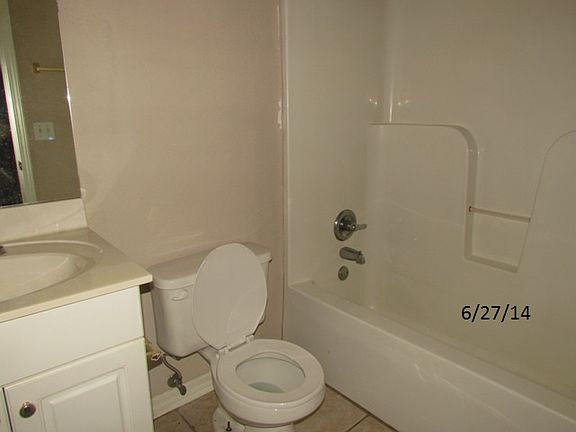 4th image of 987 Saint Andrews Ln