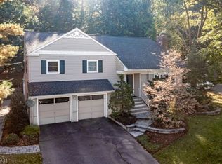 130 Knollwood Dr, New Providence, NJ 07974