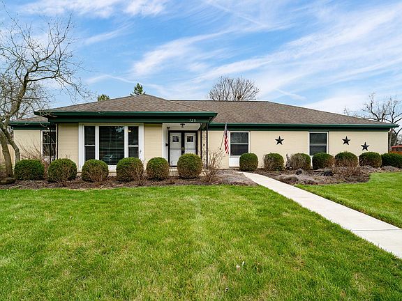 3rd image of 5211 Oakbrooke Dr