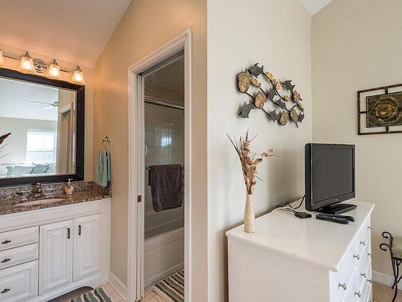 5th image of 3029 N Roosevelt Blvd APT 15