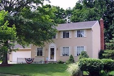 1st image of 920 Laurel Glens Dr