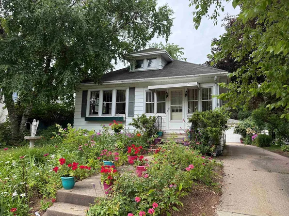 1947 Oregon St, Oshkosh, WI 54902