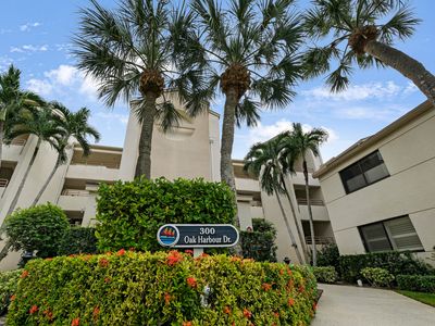 335 Oak Harbour Drive, Juno Beach, FL, 33408