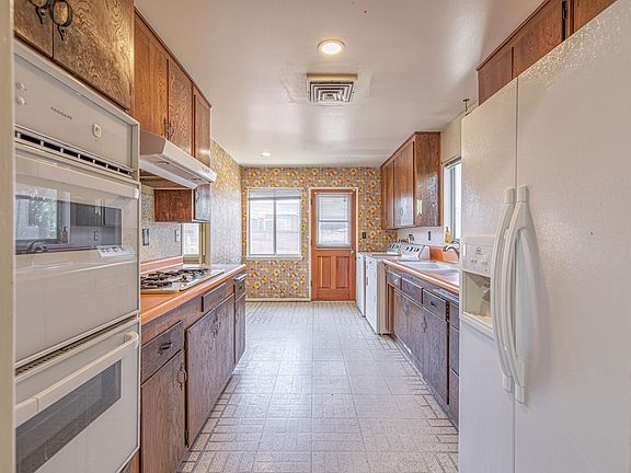 5th image of 45138 16th St W