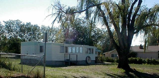 1st image of 705 Grape St