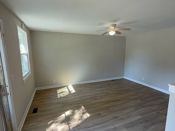 4th image of 3351 White Pine Dr