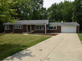 626 Valley Dr, Rossford, OH 43460