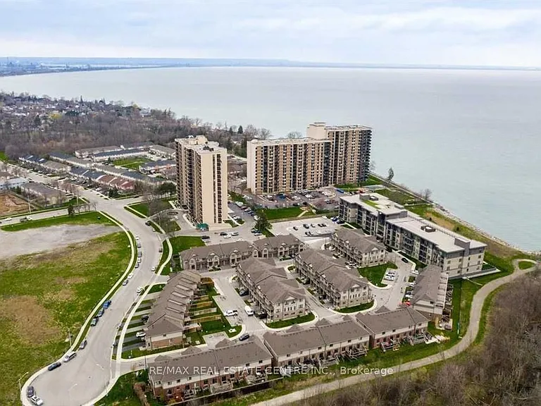 7 Waterview Dr — Photo 5