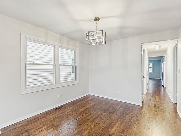 5th image of 3524 N Natoma Ave