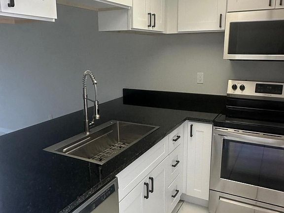 3rd image of 1720 Murrell Rd APT 120