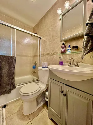 Rented by R New York | media 8