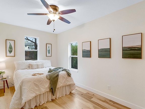 3rd image of 615 Maple St