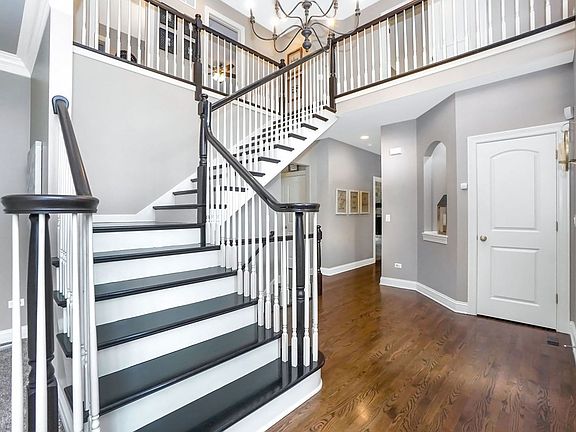 4th image of 25745 W Meadowland Cir
