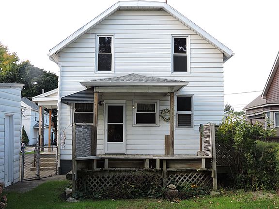 2nd image of 2209 Plum St