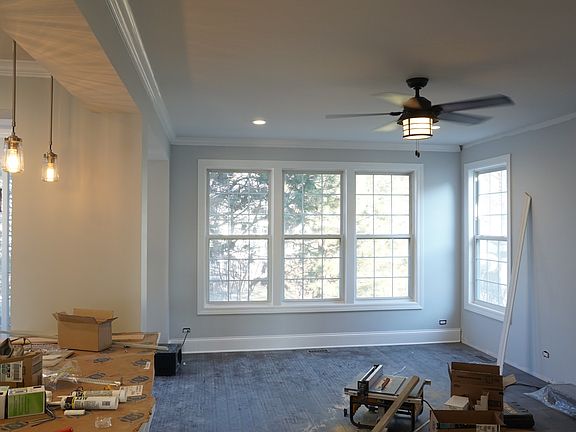 5th image of 1112 Amelia Ct