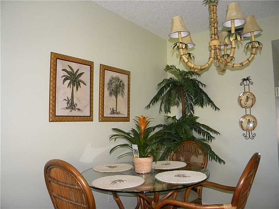 3rd image of 55 Woodland Dr