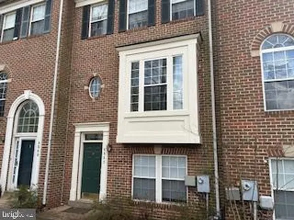 4067 Fountainside Ln, Fairfax, VA 22030