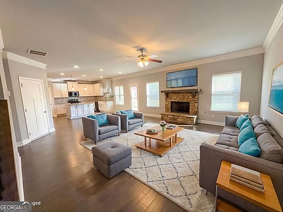 4th image of 2110 George Bush Ln