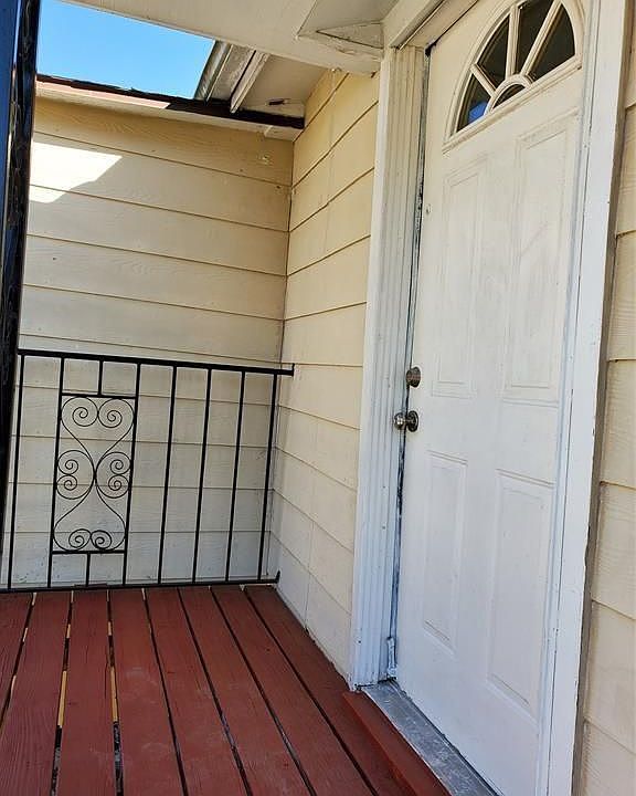 1st image of 2216 1/2 Chapman St