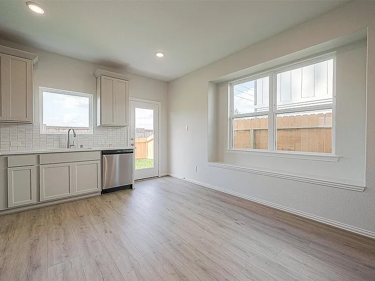 27966 Western Creek Ct — Photo 15