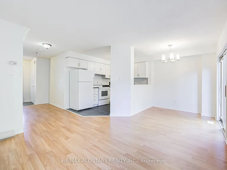 51 Playfair Rd — Photo 11